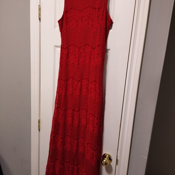 Laura size 4 long red dress 54% nylon, 46% cotton and lining 100% polyester - Picture 1 of 8